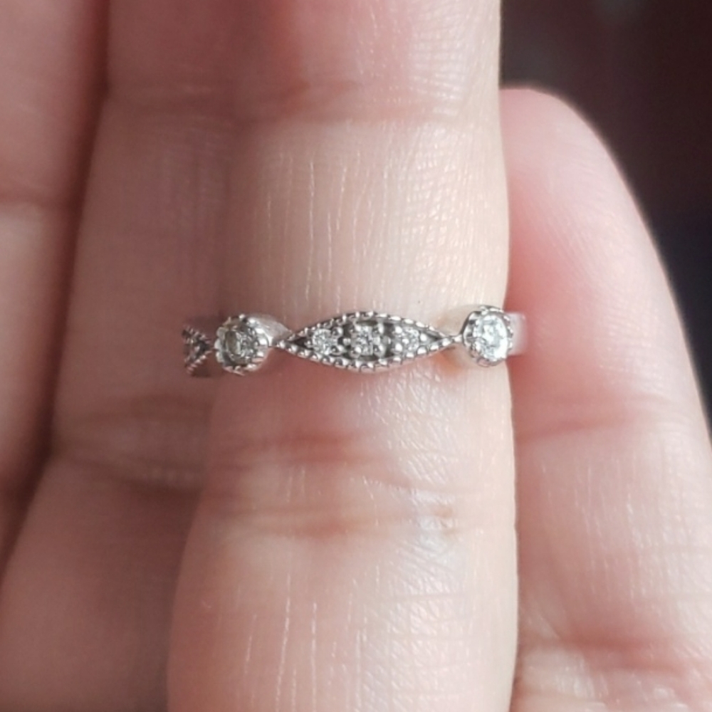 14k White Gold Ring 1/5 Ct Diamond Milgrain Wedding Band - Picture 5 of 12